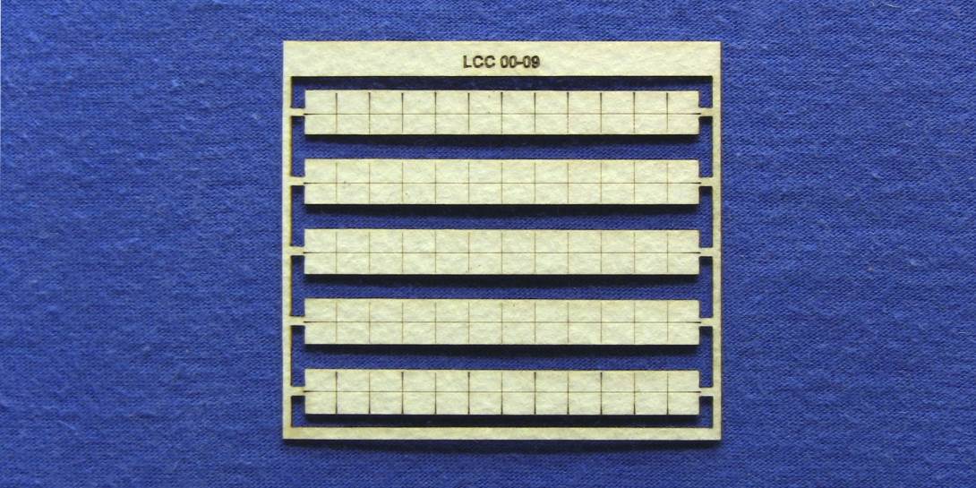LCC 00-09 OO gauge kit of 5 roof ridge tiles Set of 5 ridge tiles for both gable and hipped roofs.
